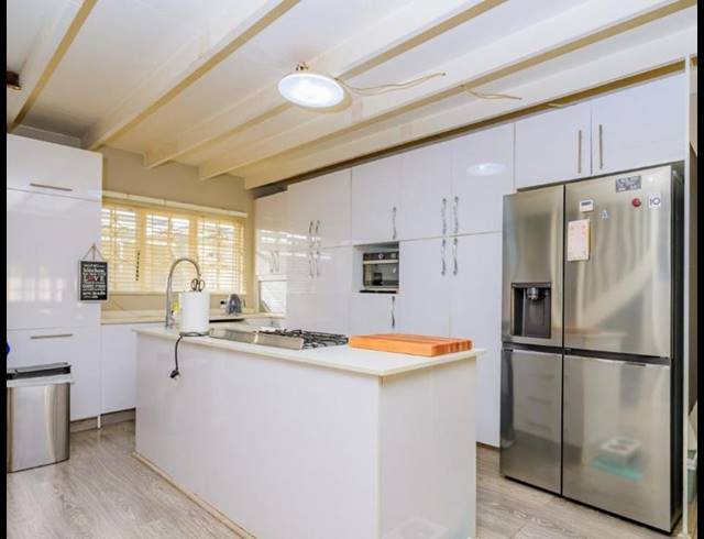 3 BEDROOM DUPLEX FOR SALE IN MALVERN